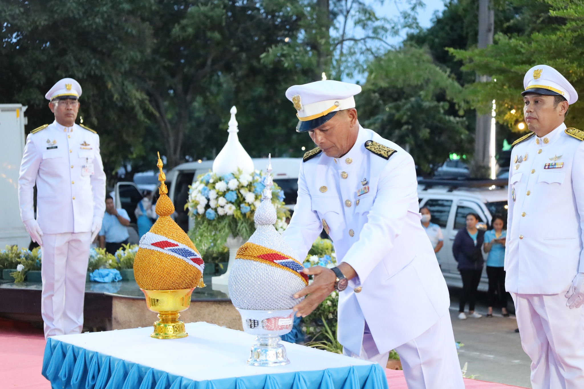 พิธีถวายเครื่องราชสักการะ วางพานพุ่มและพิธีจุดเทียนถวายพระพรชัยมงคล เบื้องหน้าพระฉายาลักษณ์ สมเด็จพระนางเจ้าสิริกิติ์ พระบรมราชินีนาถ พระบรมราชชนนีพันปีหลวง เนื่องในโอกาสวันเฉลิมพระชนมพรรษา 12 สิงหาคม 2567