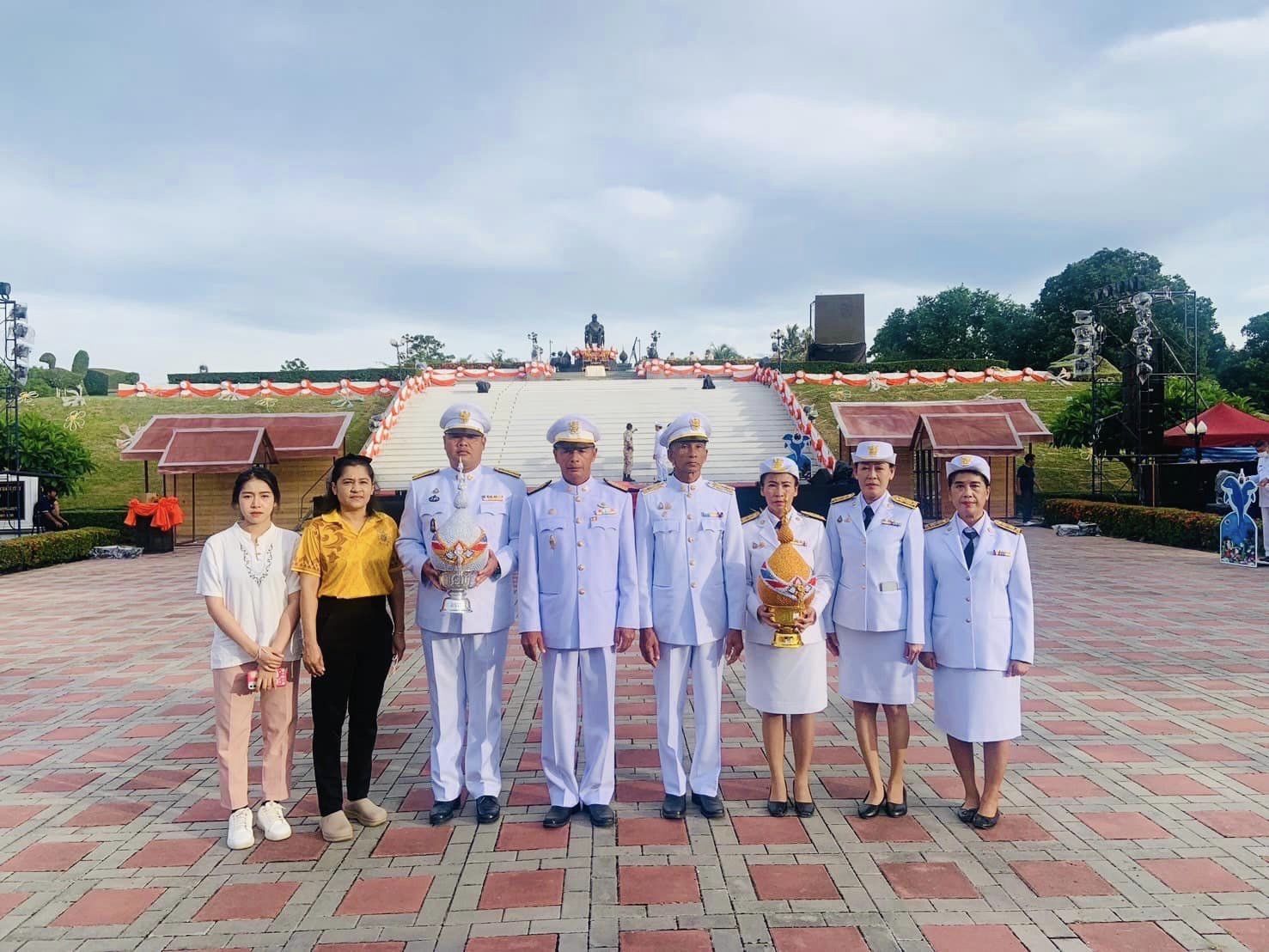 พิธีถวายเครื่องราชสักการะพระบรมราชานุสาวรีย์พระบาทสมเด็จพระจอมเกล้าเจ้าอยู่หัว เนื่องใน “วันวิทยาศาสตร์แห่งชาติ” ประจำปี 2567