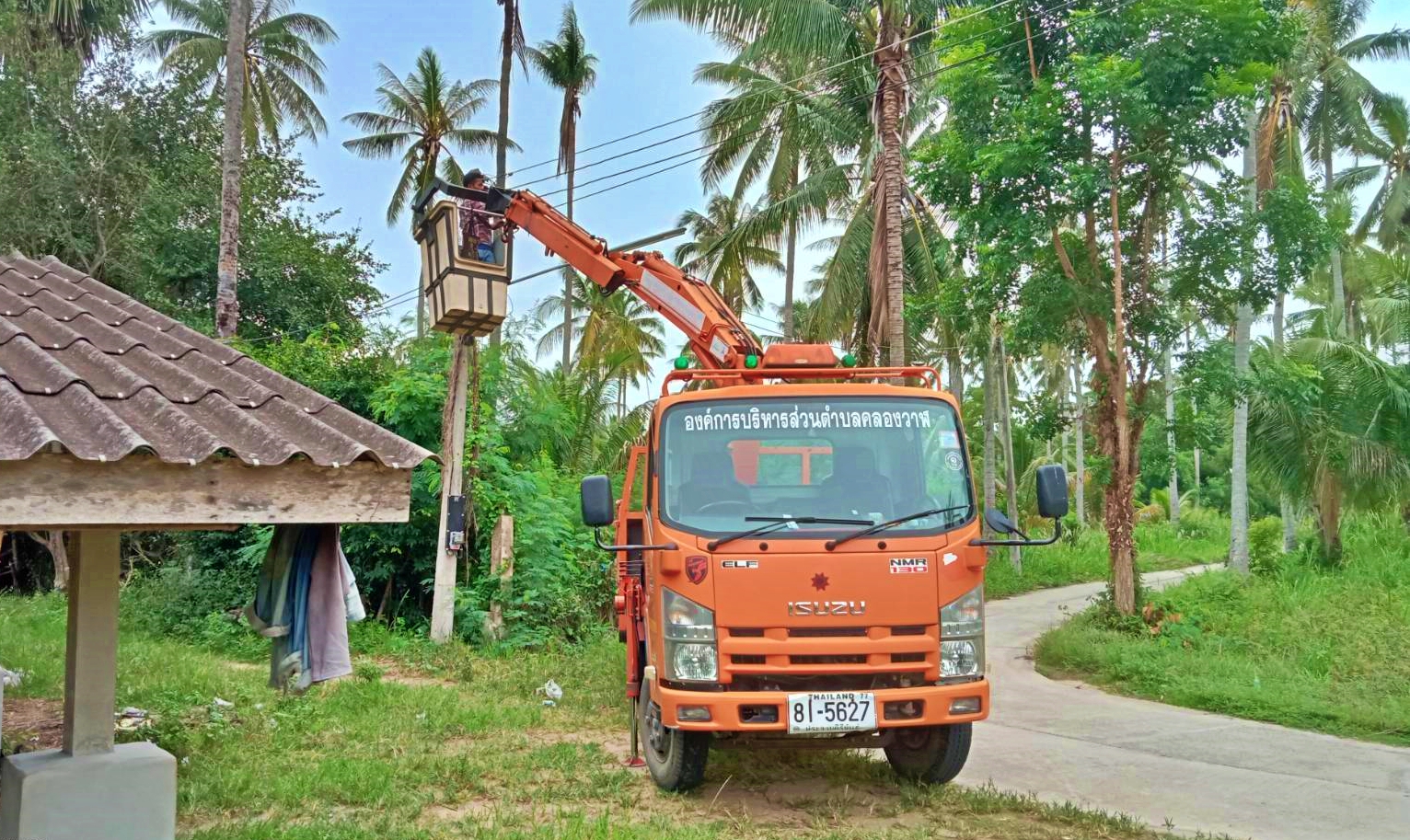 ซ่อมไฟฟ้าส่องสว่างสาธารณะที่ชำรุด ขัดข้อง ในเขตพื้นที่ หมู่ที่ 7 บ้านสวนขวัญ หมู่ที่ 9 บ้านหนองหิน ตำบลคลองวาฬ