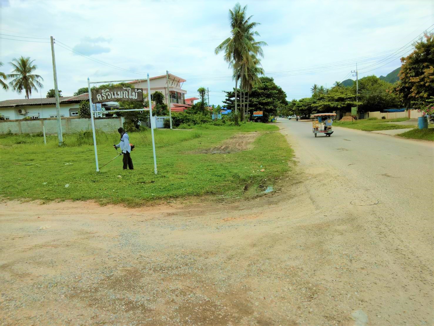 ปรับปรุงภูมิทัศน์สายหนองหิน-ประจวบฯ หมู่ที่ 1 บ้านคลองวาฬ 