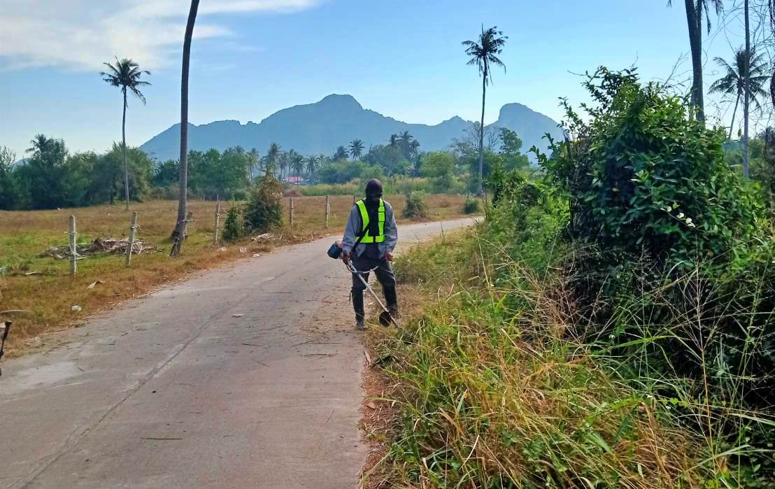 ปรุงภูมิทัศน์ซอยบ่อนไก่ และซอยแสนสุข 1-2 หมู่ที่ 2 บ้านหนองหิน