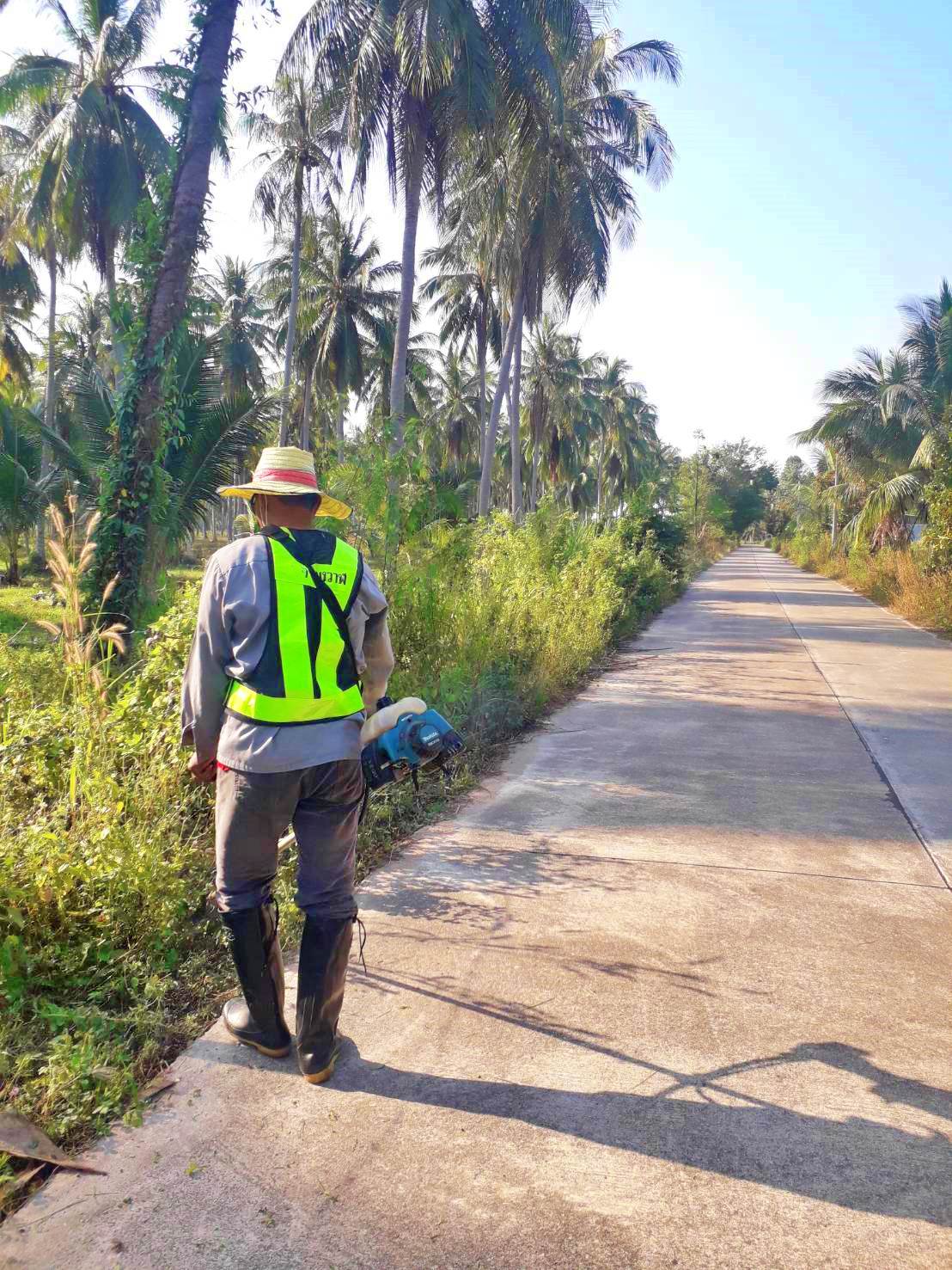 ปรับปรุงภูมิทัศน์ สายมะขามหมู่ หมู่ที่ 7 บ้านสวนขวัญ