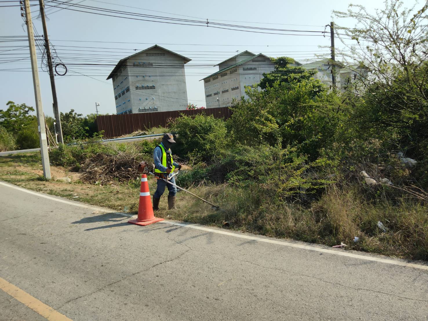 ปรับปรุงภูมิทัศน์สายโรงอวน ,ซอยลุงตี๊ด ,ซอยลุงตี๋,ซอยแอปเปิ้ล,ซอยเหมือนฝัน2,3 หมู่ที่ 1 บ้านคลองวาฬ