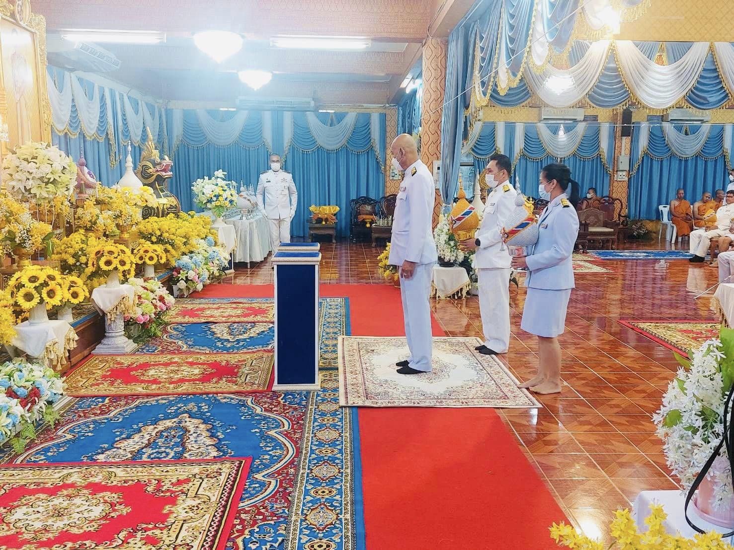 พิธีเจริญพระพุทธมนต์เฉลิมพระเกียรติพระบาทสมเด็จพระเจ้าอยู่หัว