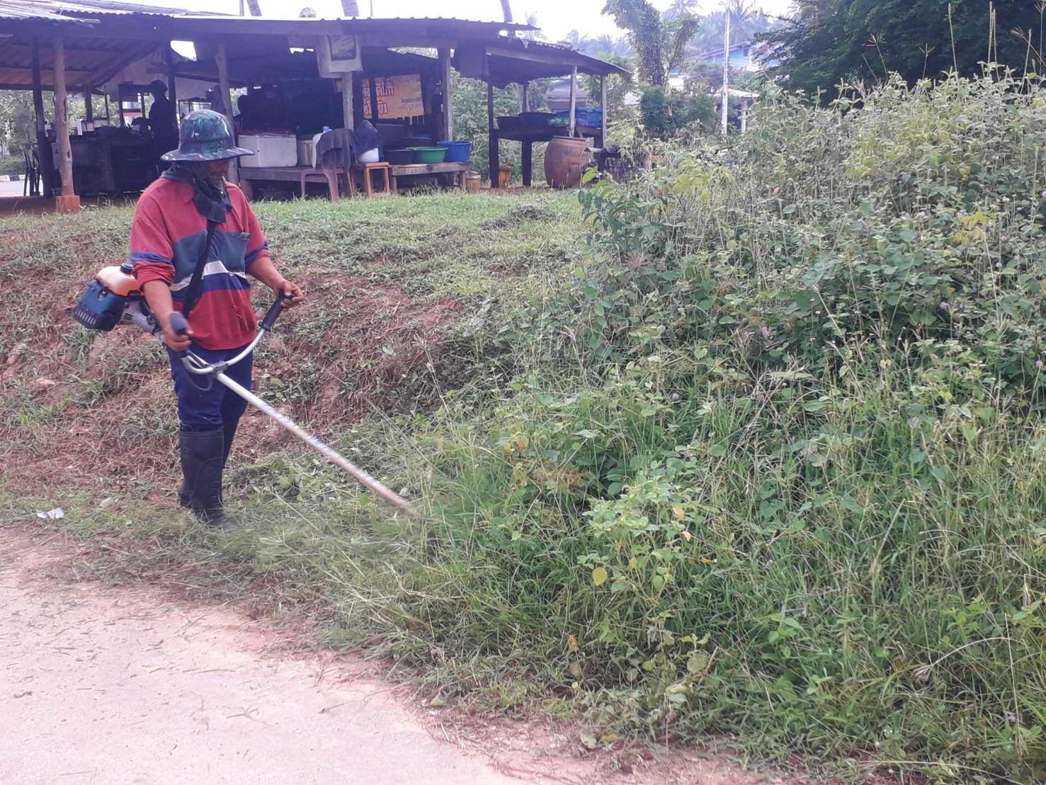 ปรับปรุงภูมิทัศน์ซอยเหลืองอร่าม-ซอยกิ่งทอง หมู่ที่ 9 บ้านหนองน้ำขาว 