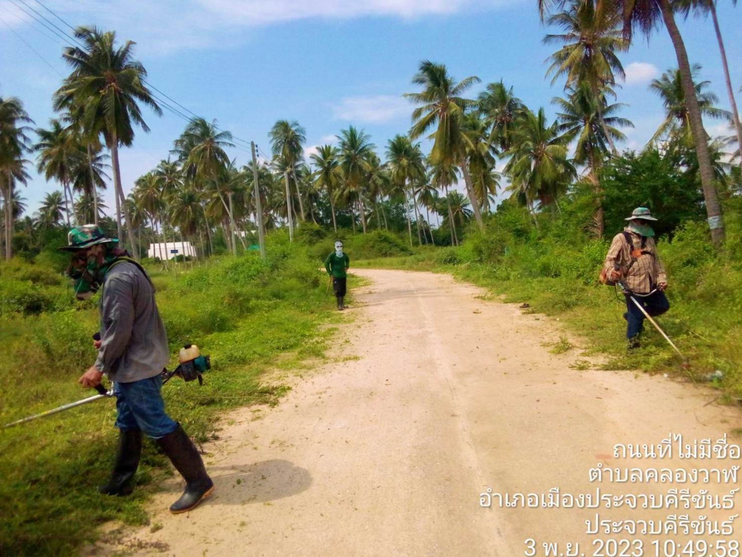 ปรับปรุงภูมิทัศน์ ซอยไร่แก่นจันทร์ ซอยอุดมทรัพย์ หมู่ที่ 1 บ้านคลองวาฬ และสายเลียบทางรถไฟ หมู่ที่ 8 บ้านนาทอง